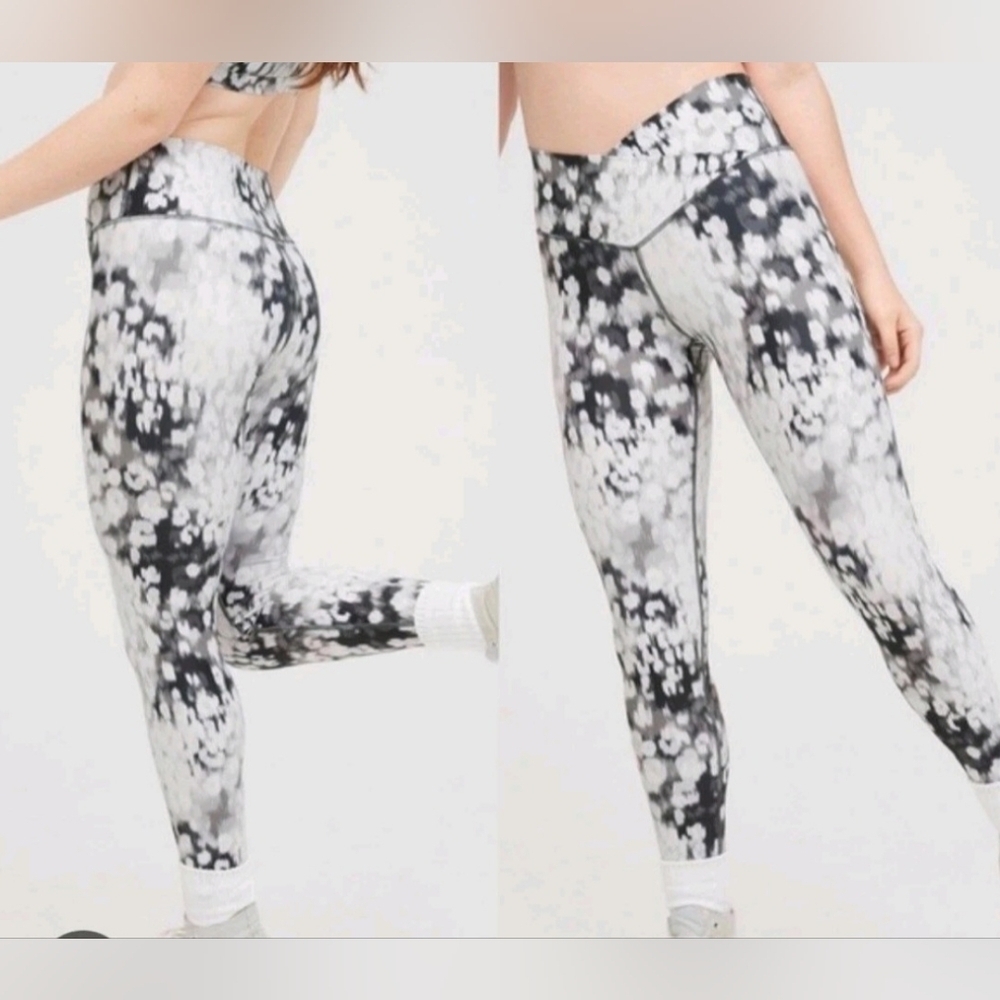 Aerie OFFLINE 7/8 Crossover High Waisted Legging Black White Size S NWT
